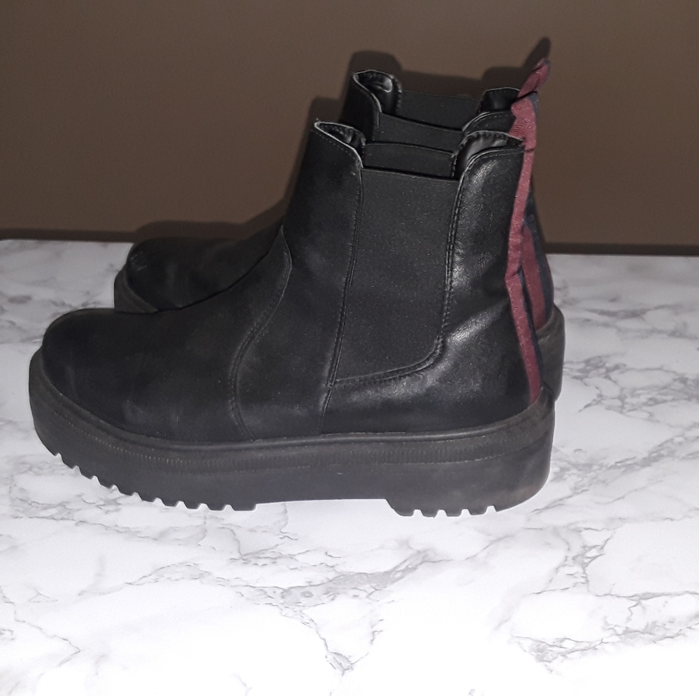 ASOS Design Chunky Chelsea Boots